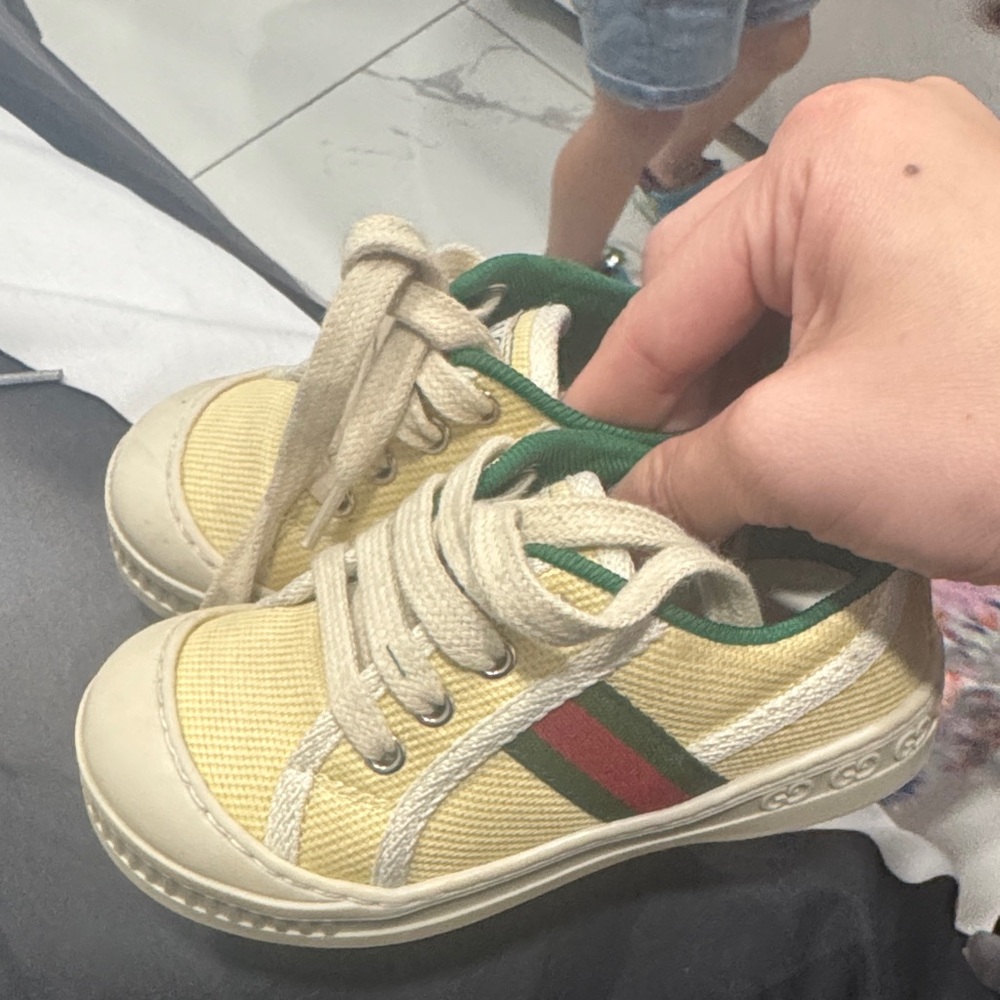 Gucci Kids Cream Sneakers with Green and Red Accents